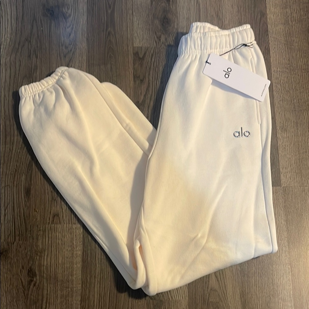 ALO Yoga Ivory Sweatpants
